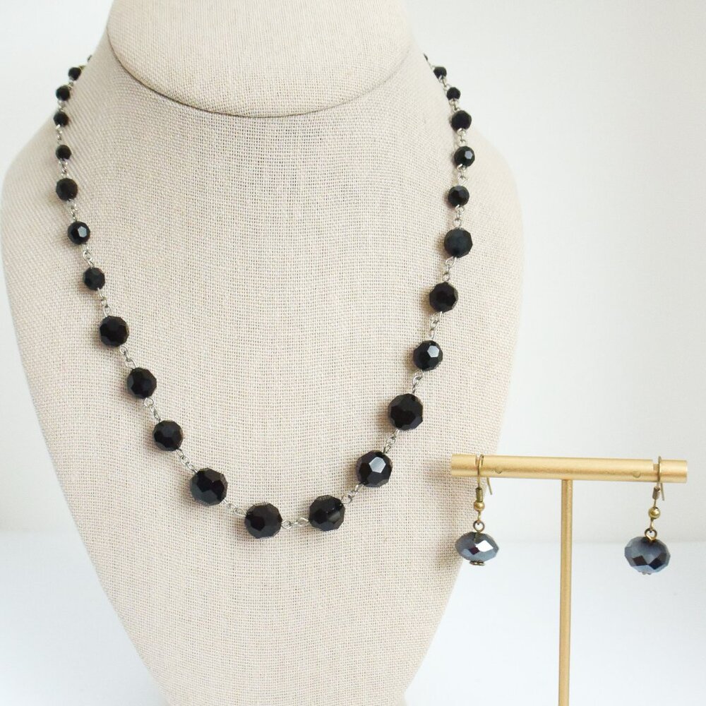 🖤 *Nordstrom* Black Beaded Necklace & Black Iridescent Earrings Set